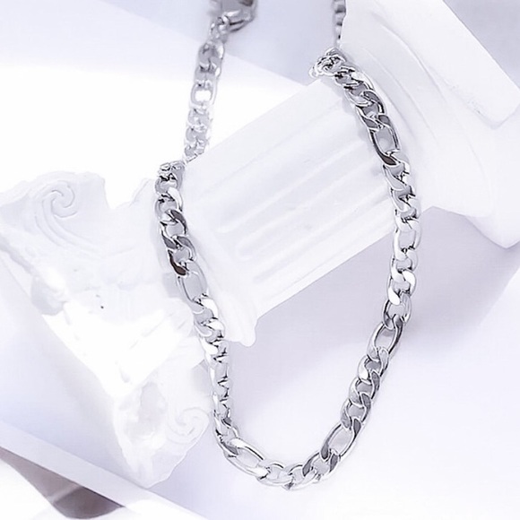 ⚜️𝟯𝟬%𝗢𝗙𝗙 𝗯𝘂𝗻𝗱𝗹𝗲𝘀 𝟯+⚜️ NEW Figaro Chain Stainless Steel Anklet - Picture 10 of 13